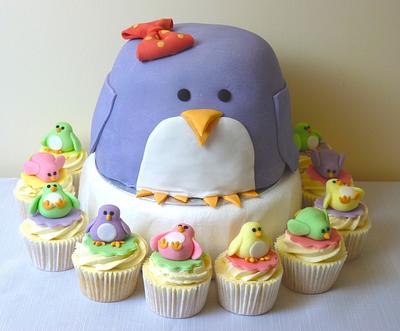 Proud Mama Penguin - Cake by Mini Cake Studio