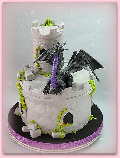 Maleficent dragon - Cake by Silvia Caeiro Cakes