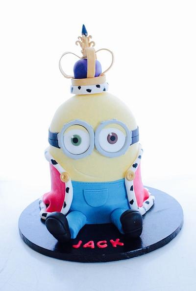 King Bob minion 3d cake  - Cake by Victoria's Cakes