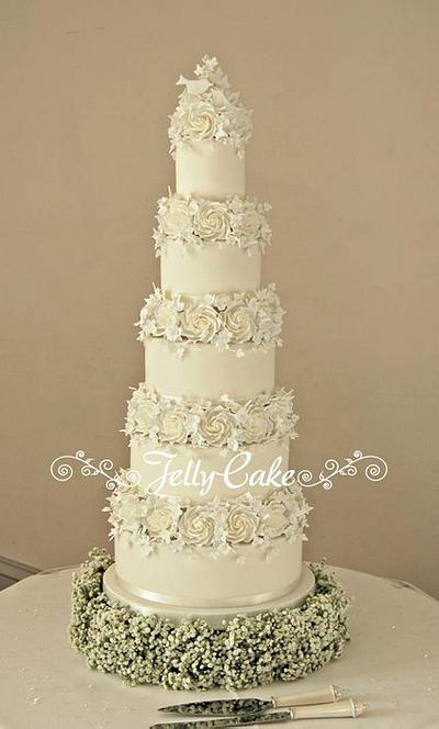 Winter White Wedding Cake - Cake by JellyCake - Trudy Mitchell