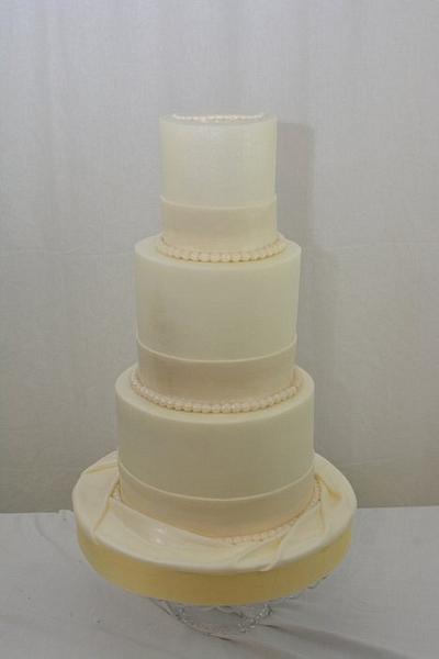 Buttercream in White - Cake by Sugarpixy