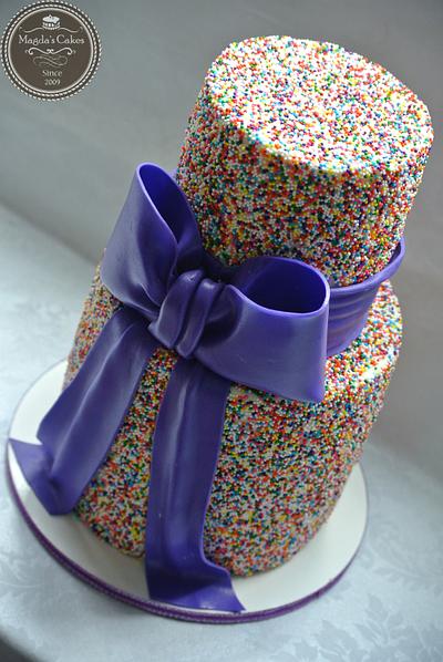 Sprinkles and a purple bow - Cake by Magda's cakes