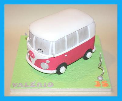 VW Van Cake - Cake by Carolina Cardoso