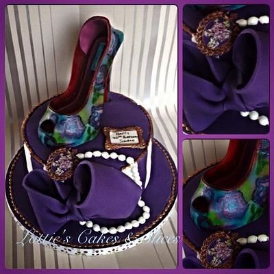 Vintage Fashion  - Cake by Lotties Cakes & Slices 