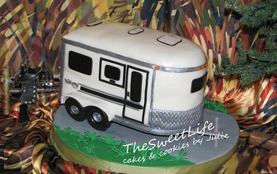 Horse trailer cake - Cake by Julie Tenlen