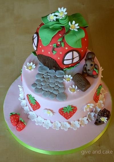 Strawberry house! - Cake by giveandcake