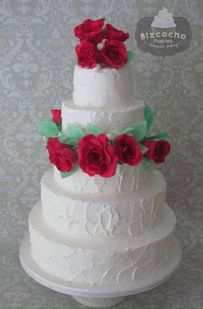 White rustic and red roses - Cake by Bizcocho Pastries