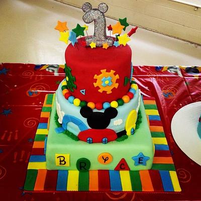 Mickey Mouse cake - Cake by Sweet cakes by Jessica 