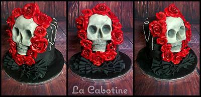 Skull & Roses - Cake by La Cabotine