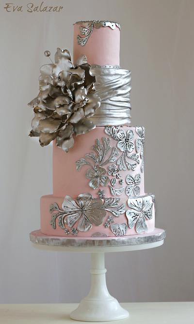 Blush and silver Romantic Wedding Cake - Cake by Eva Salazar 