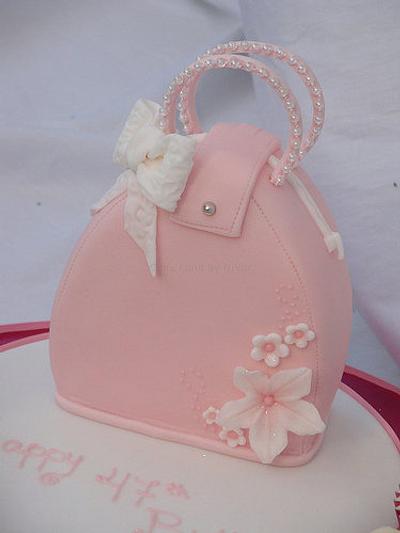 Mini hand bag birthday cake - Cake by Nivia
