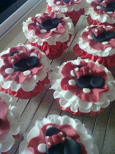 Minnie Mouse - Cake by Simone