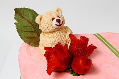 Teddy with strawberries... - Cake by asicutey