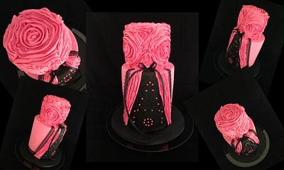 Double barrel ruffle cake - Cake by Wendy - Saraphia Kakes