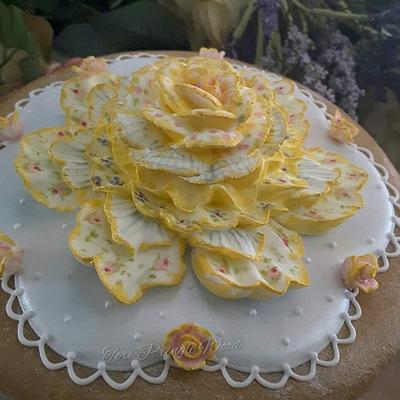 Royalicing art - Cake by Teri Pringle Wood