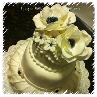 Black and white floral cake - Cake by Dadascreation