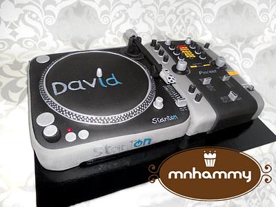 DJ mixer and turntable - Cake by Mnhammy by Sofia Salvador