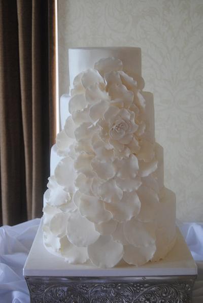 Flower Wedding Cake - Cake by buttercream