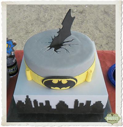 Batman - Cake by sweetmania