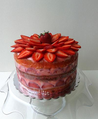 Strawberry cake - Cake by simplyblue