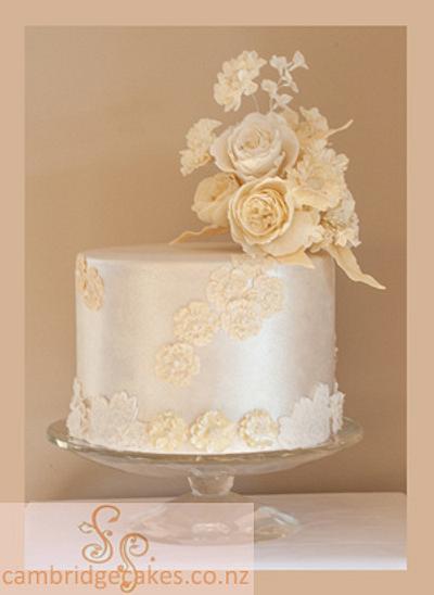 Sp.Iced Garden Flowers. - Cake by Sue