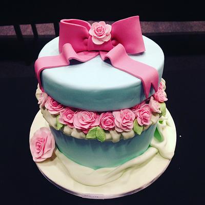 Mother's Day Hat Box - Cake by Domi @ CakePopsByDomi