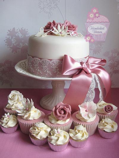 Dusky pink & ivory - Cake by Amanda Earl Cake Design