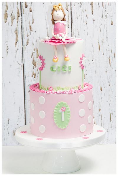 Girly and sweet for the 1st birthday of Gigi - Cake by Taartjes van An (Anneke)