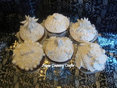 Winter wonderland cupcakes - Cake by ladyfaeuk