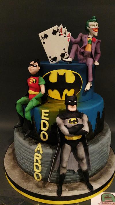 Batman  - Cake by BakeryLab