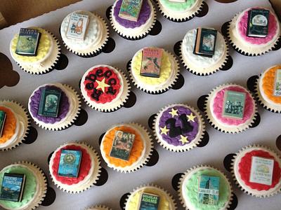 Bookworm cupcakes - Cake by 3 Wishes Cake Co