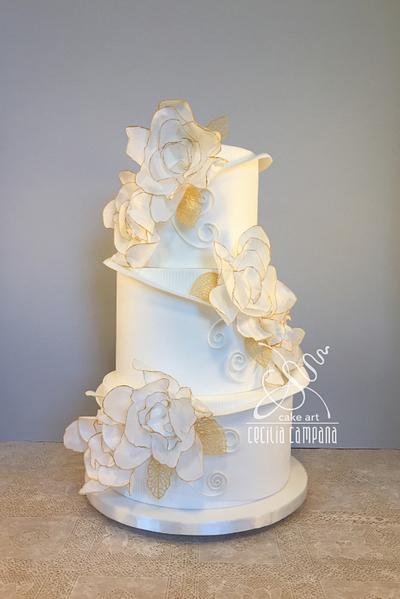 White flowers Wedding cake - Cake by Cecilia Campana