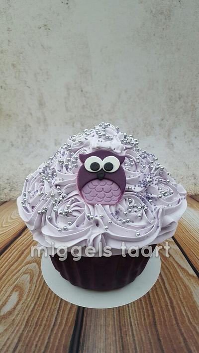 giant owl - Cake by henriet miggelenbrink