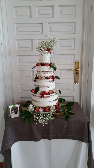 Semi naked wedding cake - Cake by Dulce Victoria