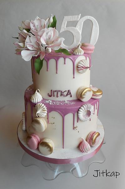Drip cake with alstroemerias - Cake by Jitkap