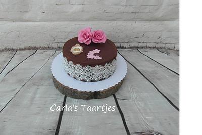 ganache cake with edible lace - Cake by Carla 