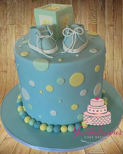 Baby shower cake - Cake by Yummilicious