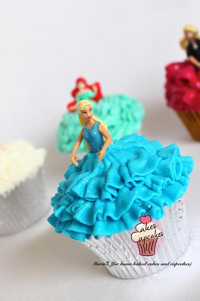 Doll cupcakes (ruffle nozzles) - Cake by Maria's