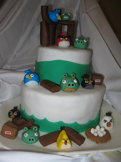 ANGRY BIRDS CAKE - Cake by apieceofairycake