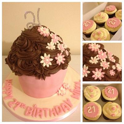 Giant Cupcake - Cake by Susanne