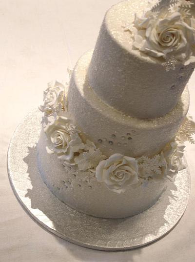 White winter shimmer wedding cake - Cake by Sannas tårtor
