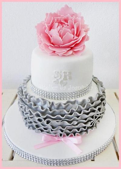 Silver ruffled & pink peony  - Cake by Joana Guerreiro