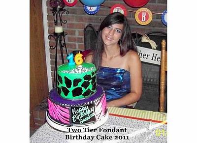 Tiara Sweet 16 - Cake by TERRY PATTERSON
