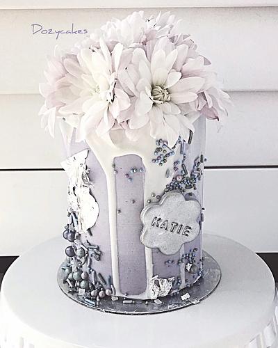 Lavender Drip with Fresh Flowers - Cake by Dozycakes