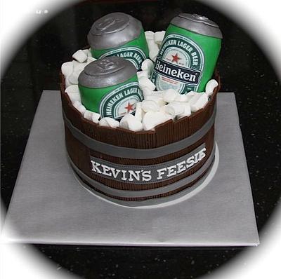 Who want a Heineken? - Cake by Donnay