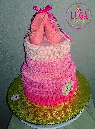 It's a girl ballerina cake - Cake by Luga Cakes