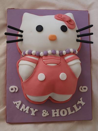 Hello Kitty - Cake by Maxine Quinnell