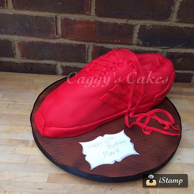 Red trainer/sneaker cake - Cake by Caggy