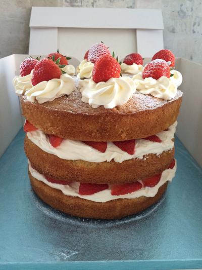 Victoria sponge - Cake by Blossomandbluebell