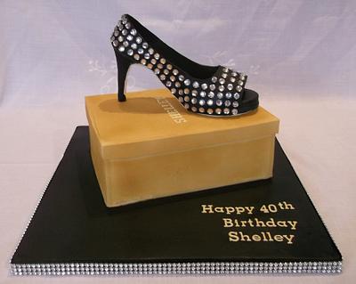 Carvella Diamante Shoe & Shoebox Cake - Cake by Jayne Worboys